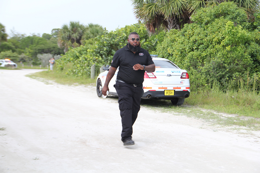 guard-securing-neigbor-miramar-fl